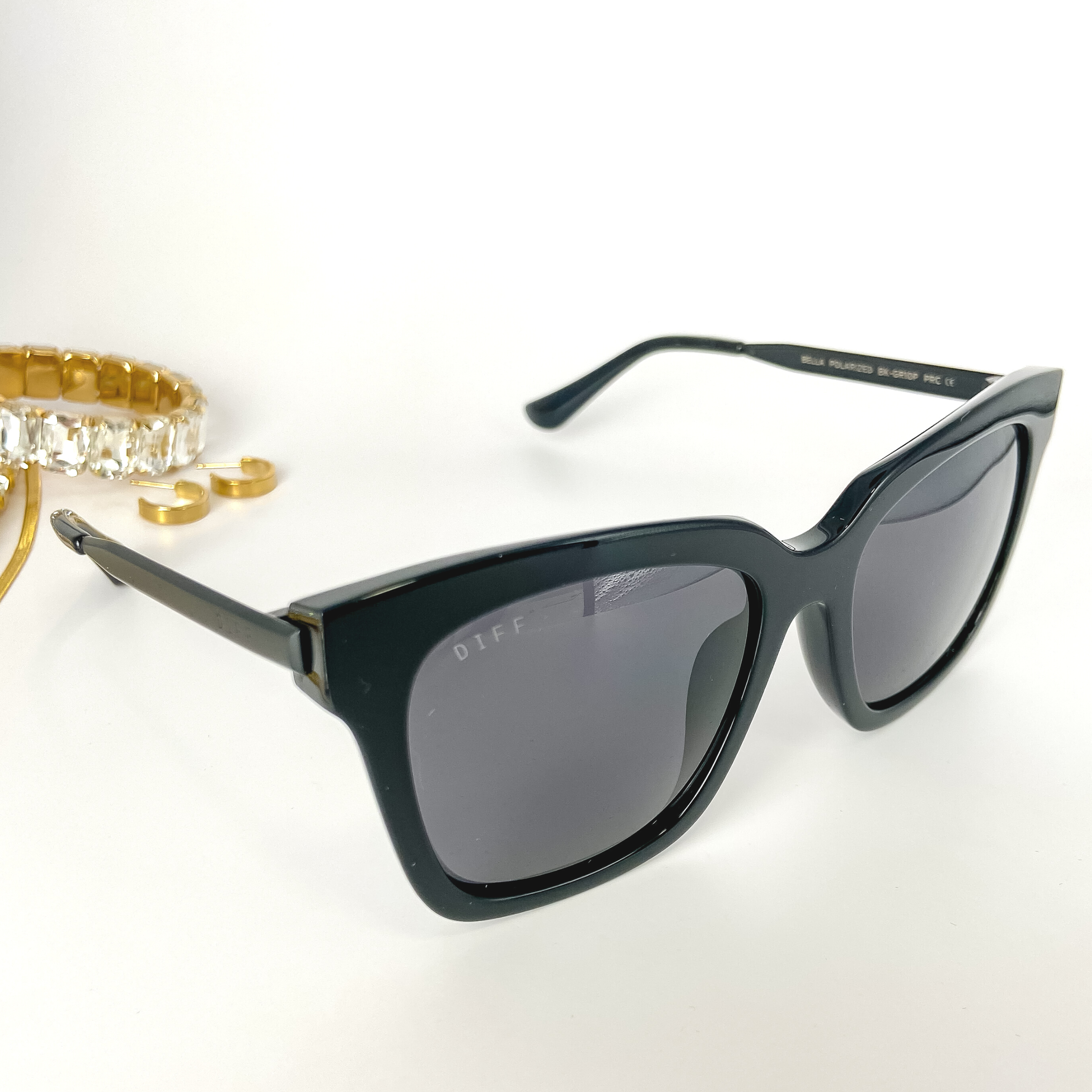 Image of DIFF | Bella Polarized Grey Lens Sunglasses in Black
