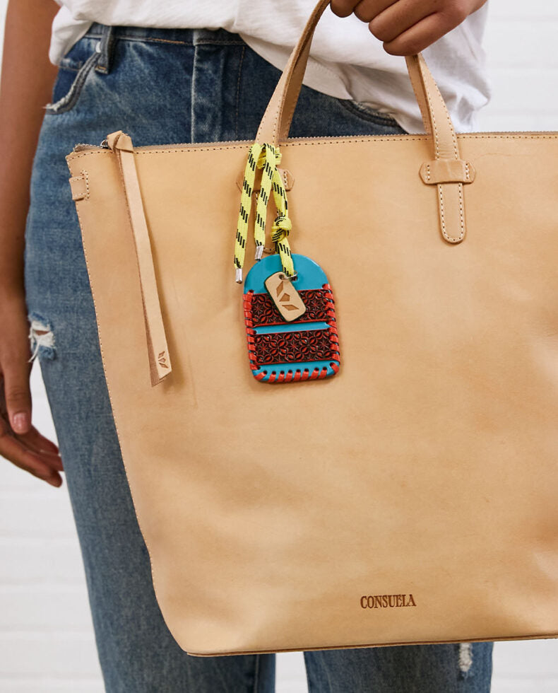 Consuela | Yola Luggage Tag