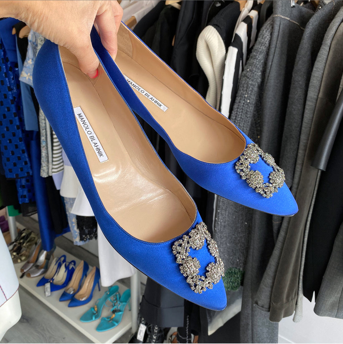 Manolo Blahnik Flat Shoes | ubicaciondepersonas.cdmx.gob.mx