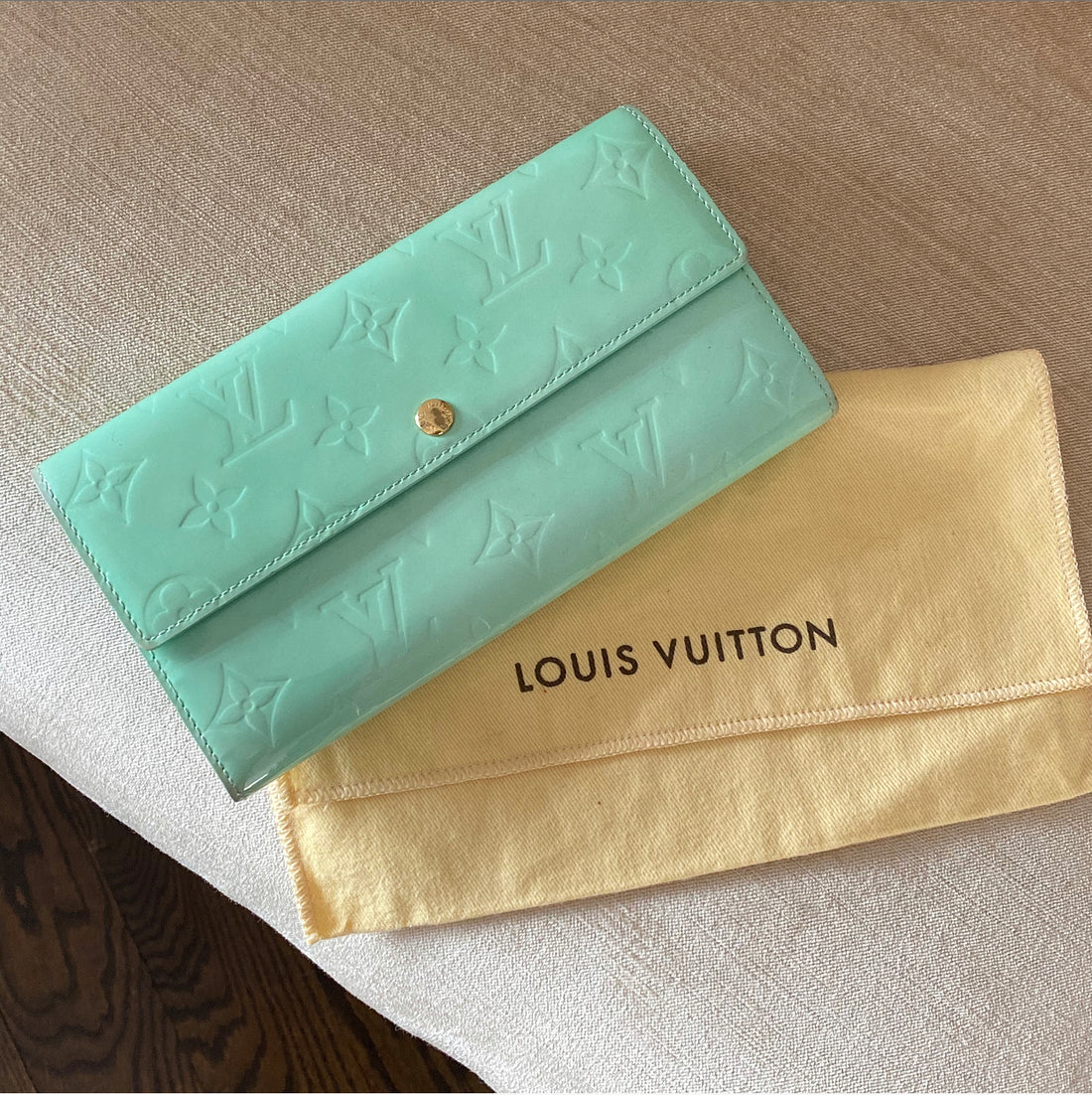 Louis Vuitton Sarah Cream Monogram Vernis Leather Wallet