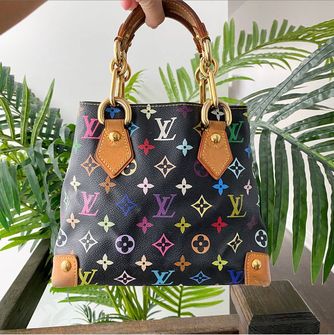 Louis Vuitton x Takashi Murakami vintage monogram bucket bag - 2000s second  hand Lysis