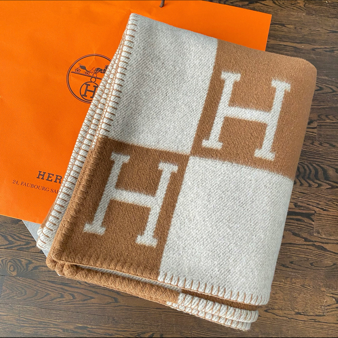 h logo blanket