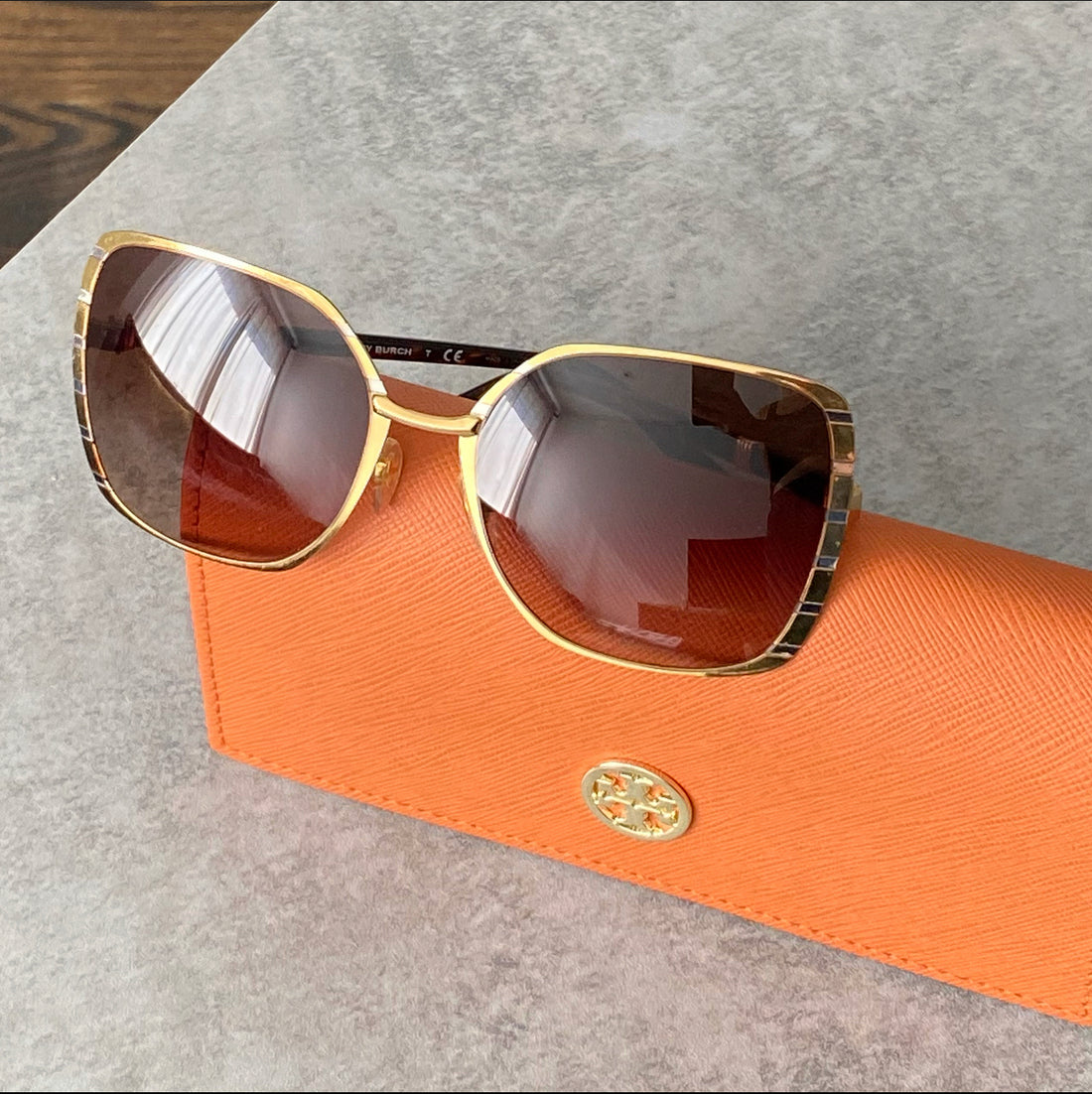 Tory Burch Oversized Square Gold Frame Sunglasses – I MISS YOU VINTAGE