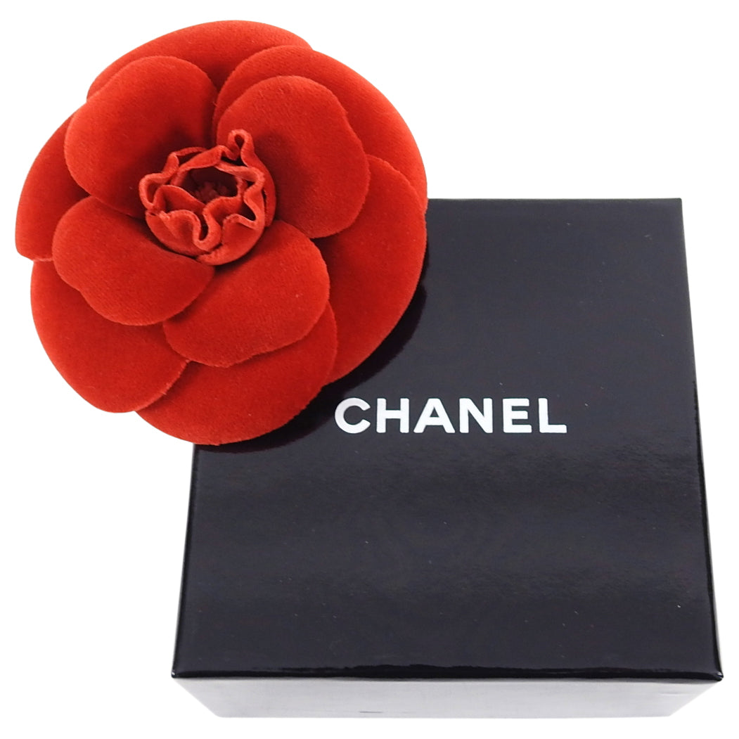 Chanel Brooch Pin Camellia in White Flower Womens Fashion Jewelry   Organizers Brooches on Carousell