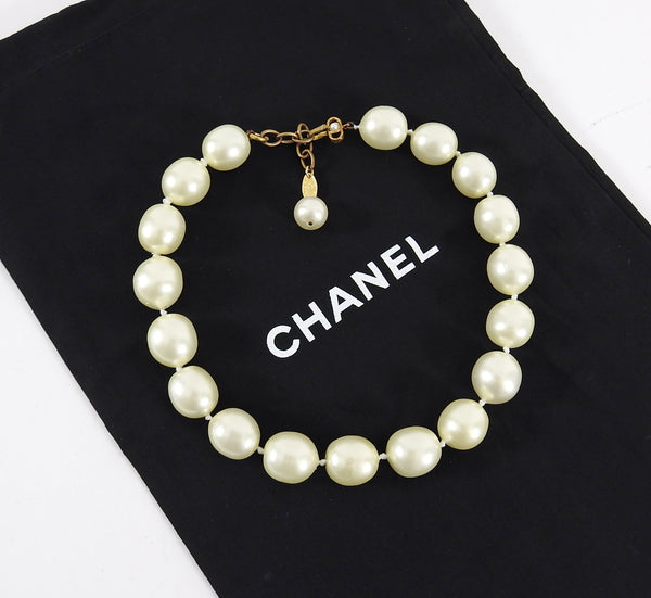 Chanel Vintage early 1990's Faux Pearl Choker Necklace – I MISS YOU VINTAGE