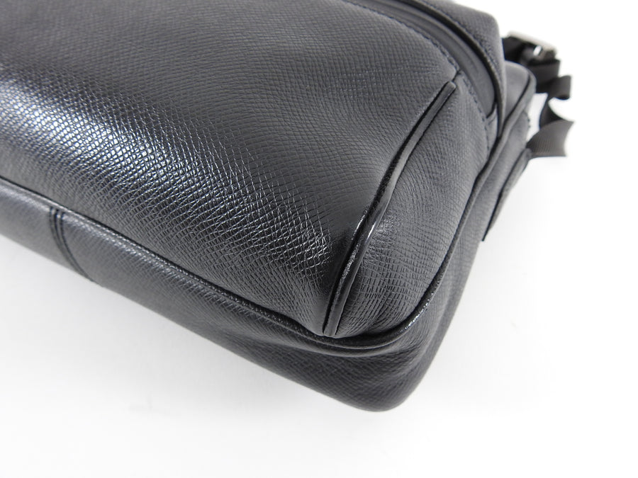 Louis Vuitton Spring 2018 Kim Jones Black Leather Messenger Bag – I MISS YOU VINTAGE