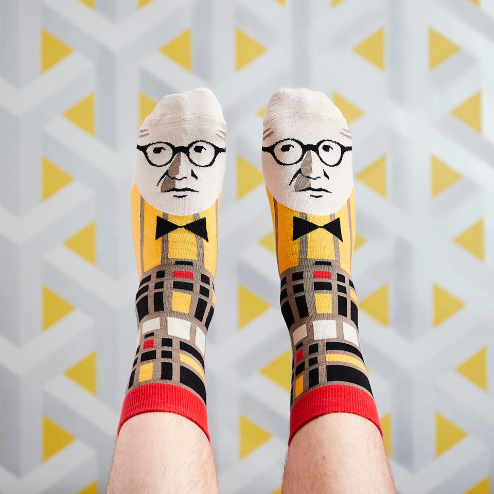 Chattyfeet zokni - Leg Corbusier  Építészeknek szánt ajándékokat keresel? Ezek a vicces Corbusier-zoknik igazi mérnöki lábakra valók!