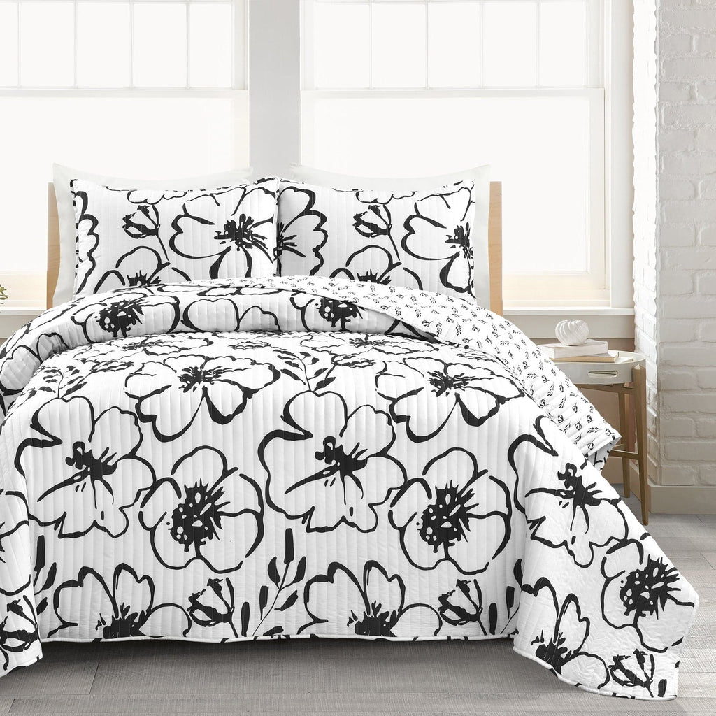 Scandinavian Floral Quilt 3 Piece Set | Lush Decor | www.lushdecor.com ...