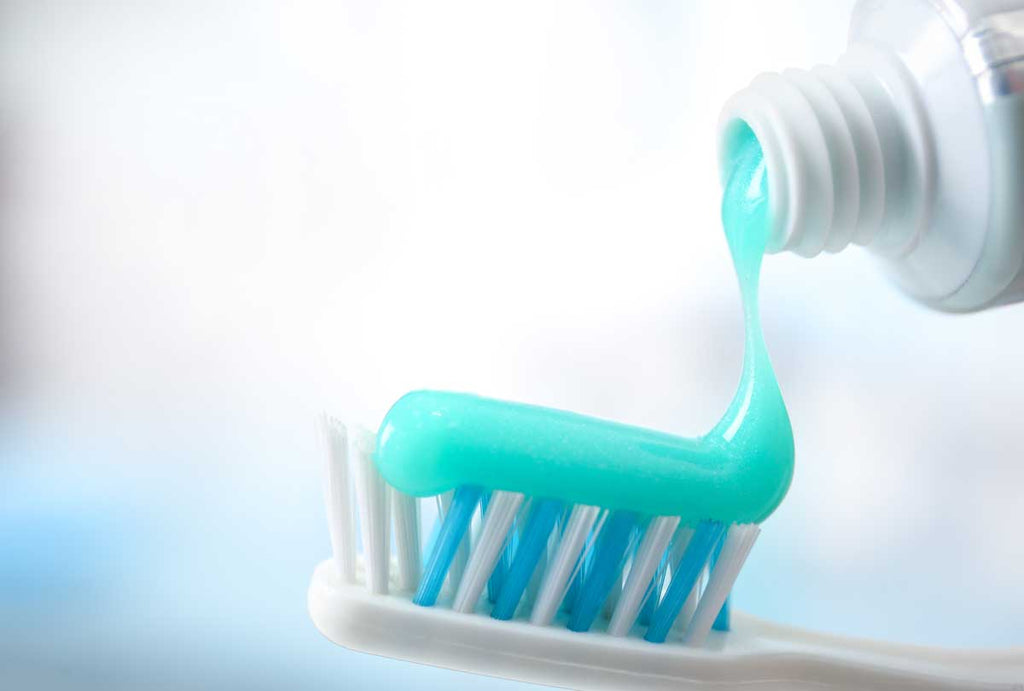 crest toothpaste causes canker sores