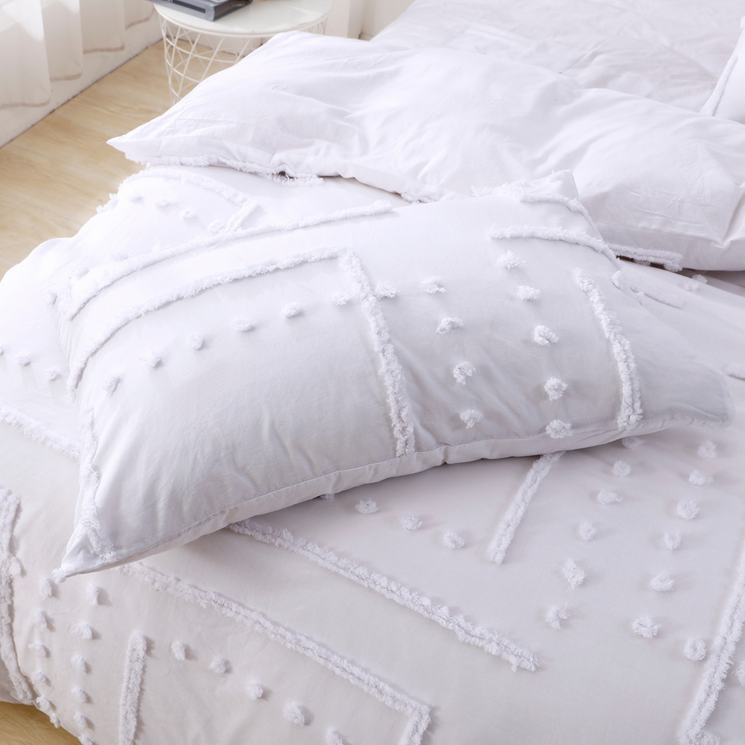 tufted white quilt cover