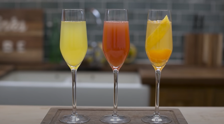 Boozy brunch: fruity mimosa recipe - Urbaine City