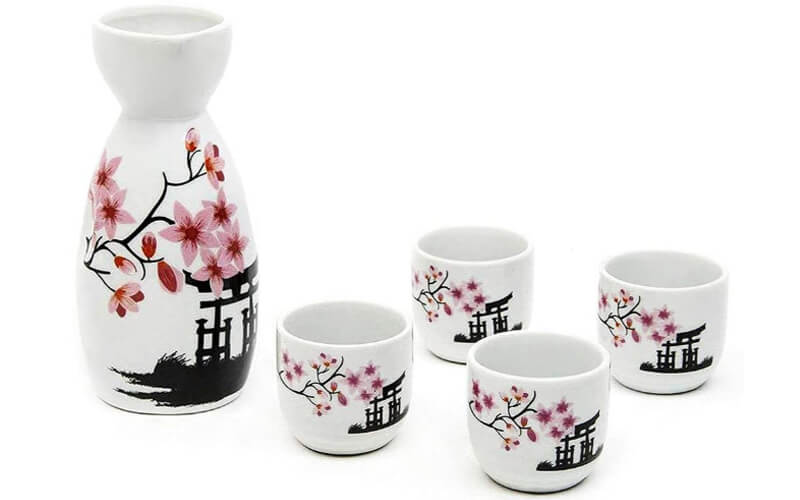 Old Craftsmen’s Porcelain Sake Set