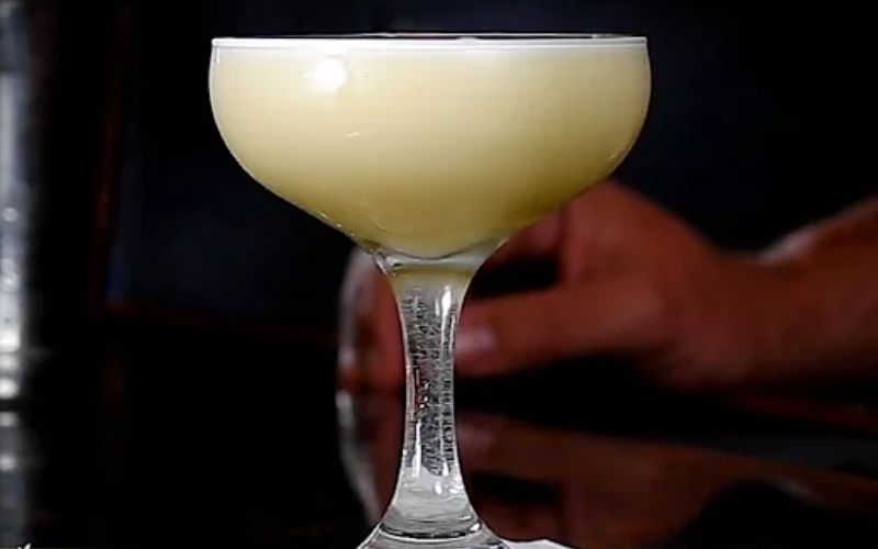 A Glass of Smoke Show cocktail 
