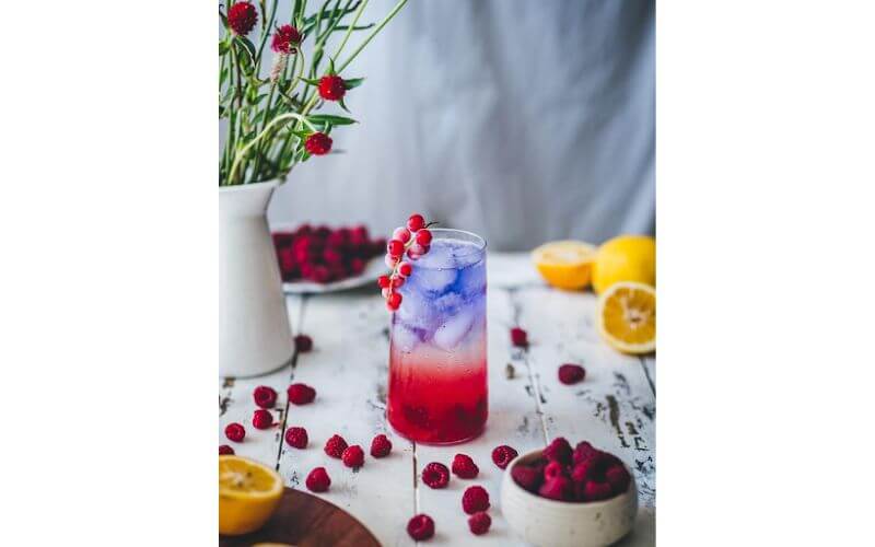 A glass of Empress Berry Patch Lemonade