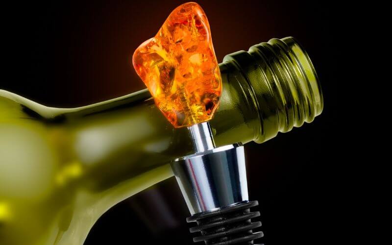 An attractive bottle stopper for wines
