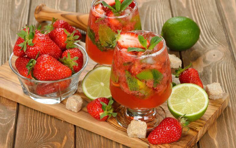 The Perfect Strawberry Mojito Kombucha Cocktail