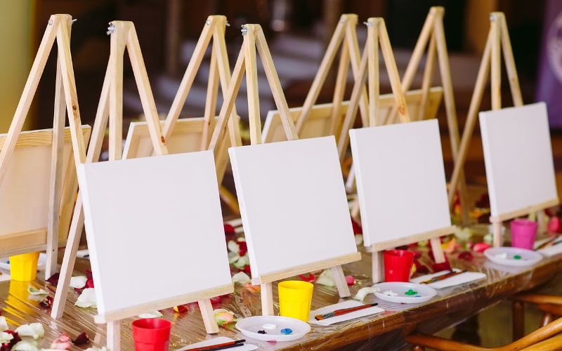 Easels, canvases and paints