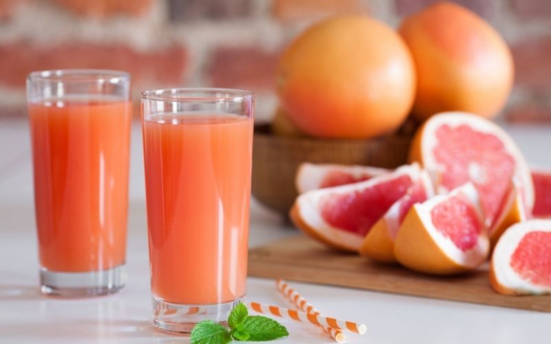 Freshly pressed grapefruit juice 