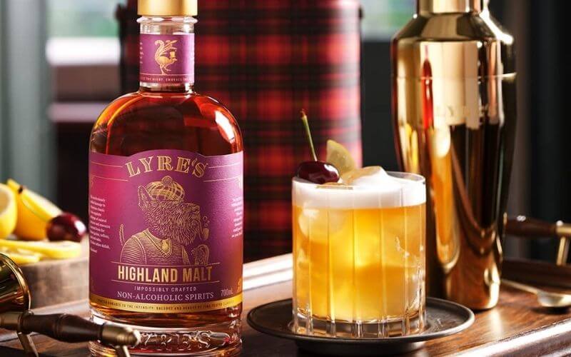 Lyre’s Highland Malt with a mocktail and shaker