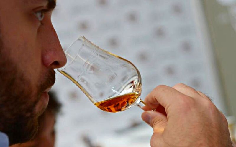 How To Train Your Nose and Palate To Distinguish Spirits