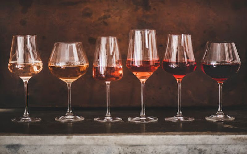 Red, White and Rosé: The Differences Between Wine Varieties 