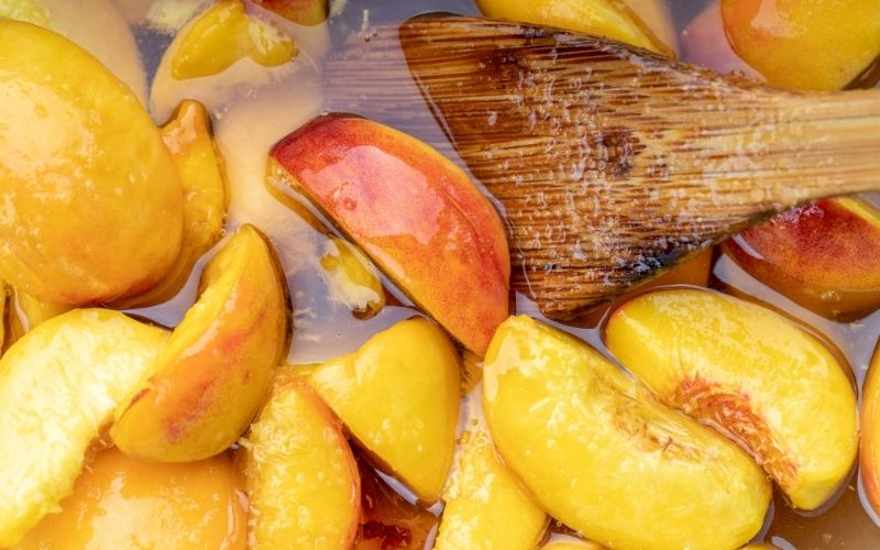 Peaches in simple syrup