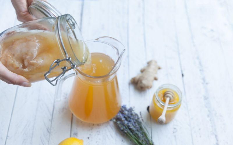 Transferring kombucha to another jar