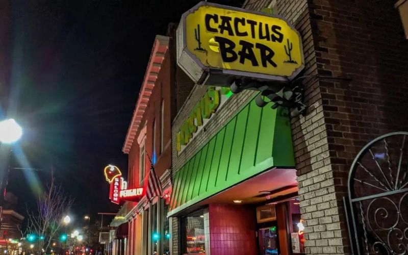 Cactus Bar signage