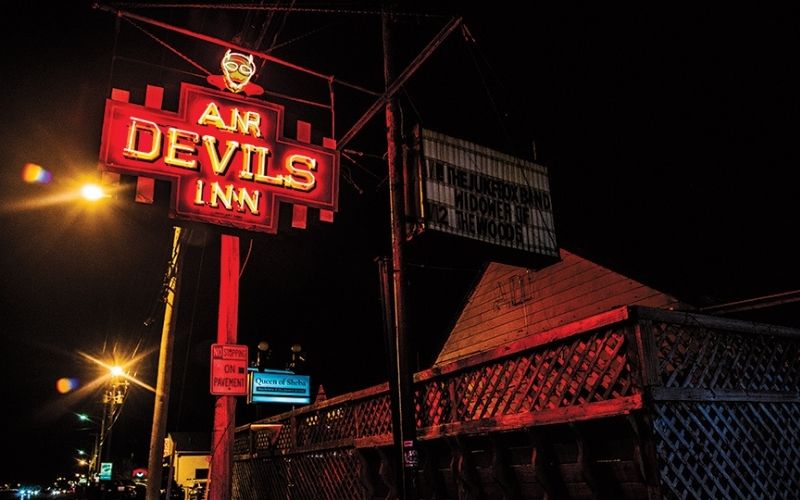 Air Devil’s Inn signage