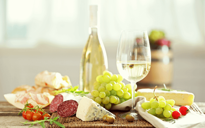 White wine and food