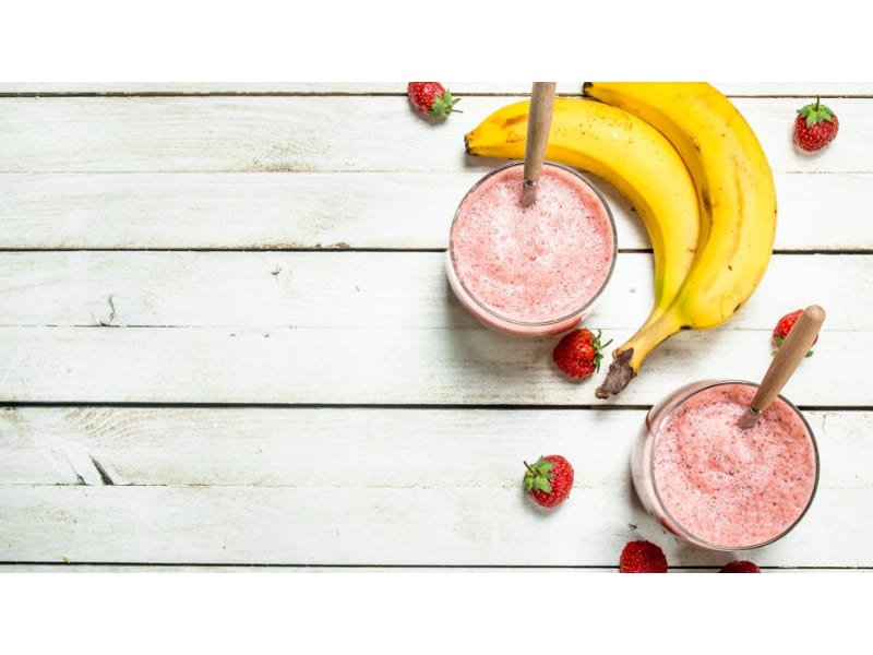 Banana-Berry Irish Moss Smoothie with banana and strawberries