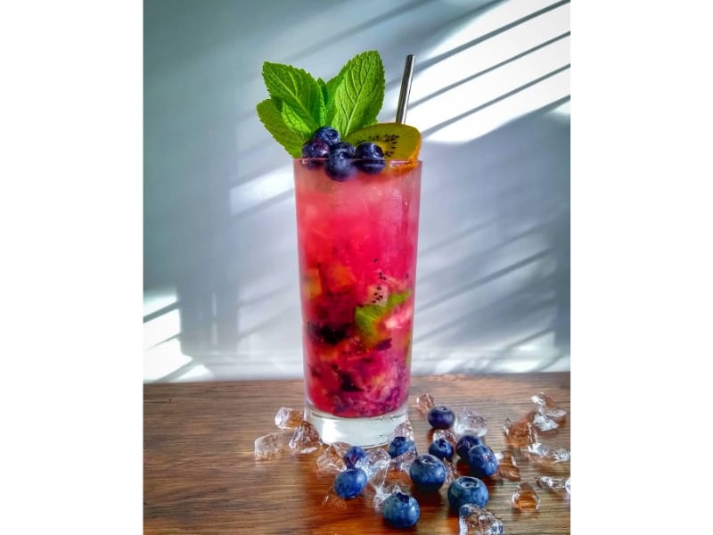 Blueberry and Kiwi Mojito