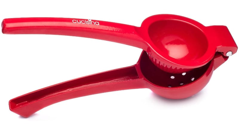 Cucisina Lemon Squeezer in red color