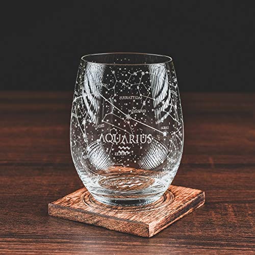 Greenline Goods Aquarius Stemless Wine Glass Etched Zodiac Aquarius Gift 15 oz (Single Glass) - Astrology Sign Constellation Tumbler