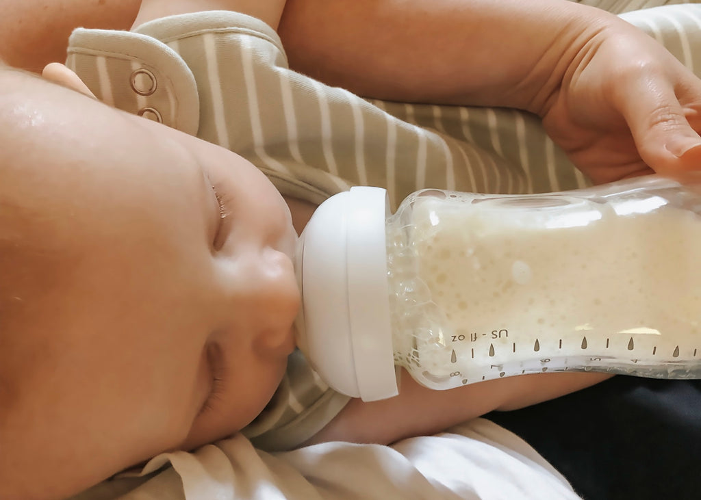 Baby Feeding schedule: A Guide to the First year – Woolino