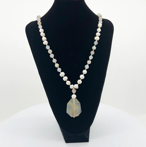 Fashion jewellery featuring a large pearl statement piece sold and shipped from Pizazz Boutique Nelson Bay dress shops