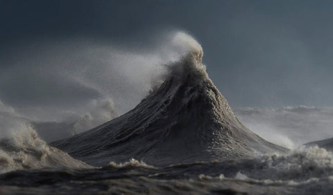 photo of Great Lake wave exploding with water and foam