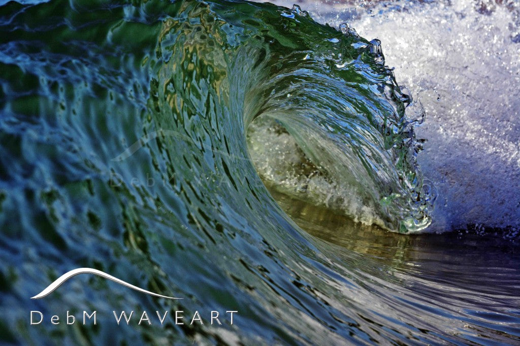 Beautiful crashing wave photography