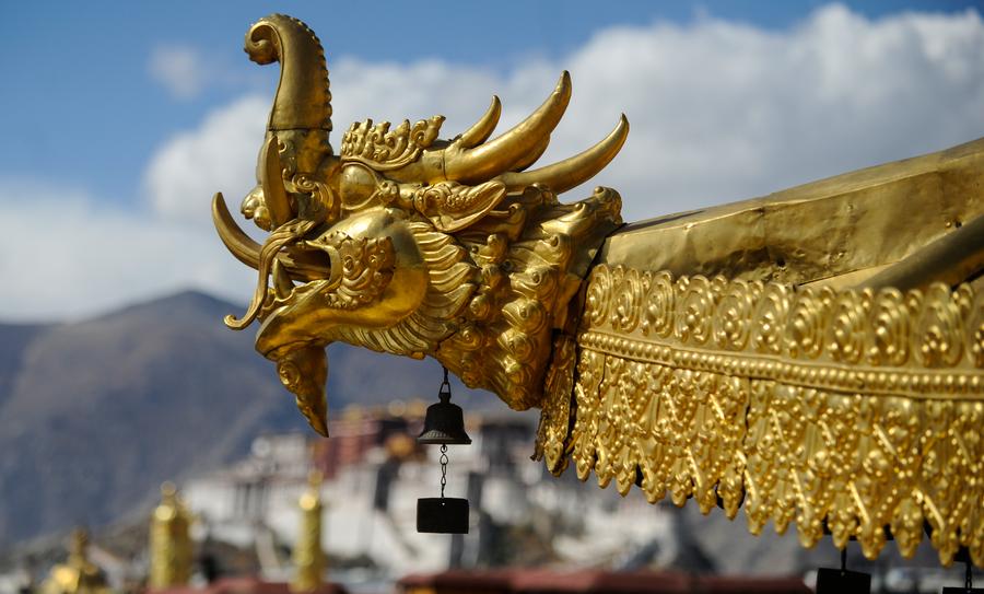 dragon-dore-toit-temple-jokhang