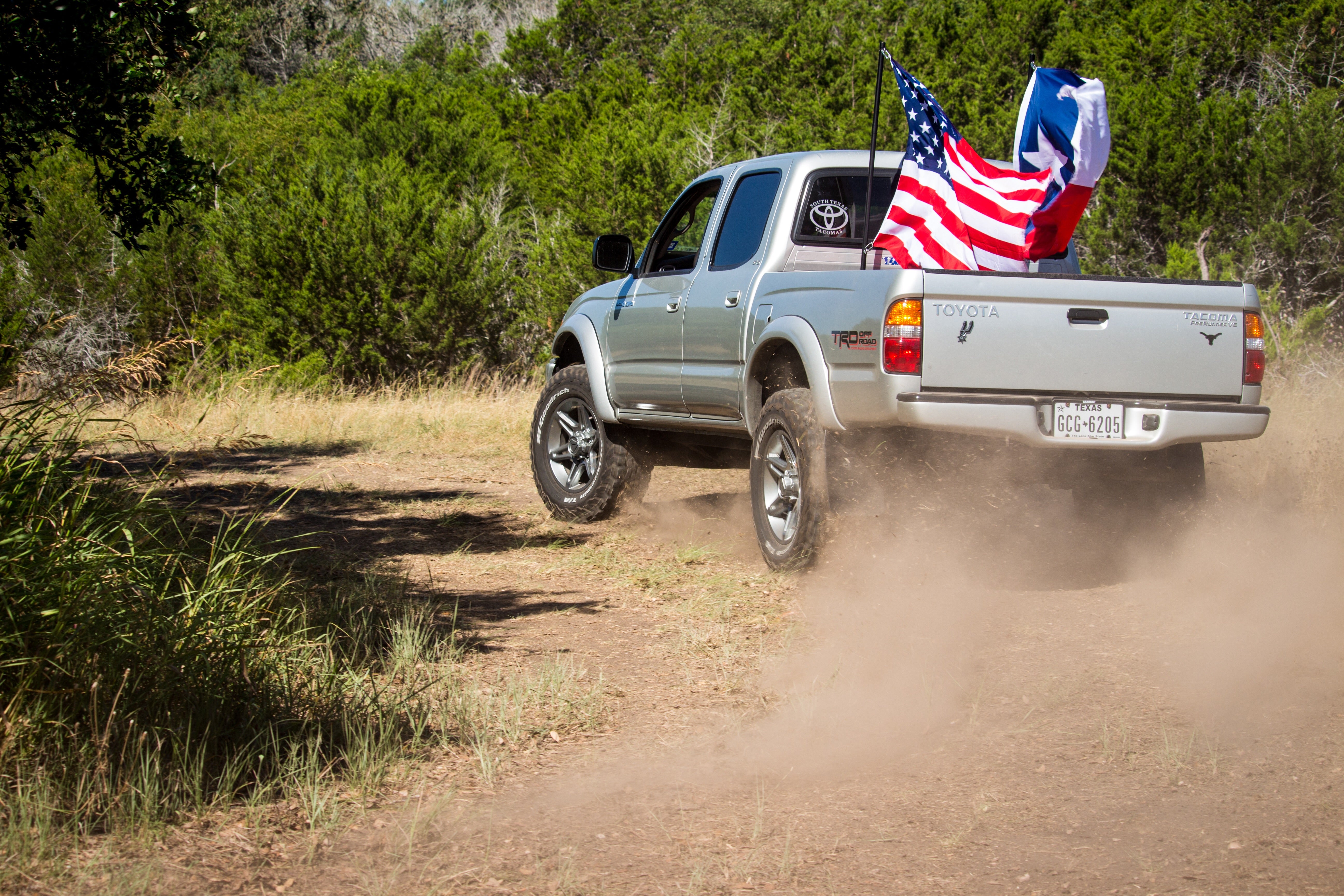 how to put flag in truck bed