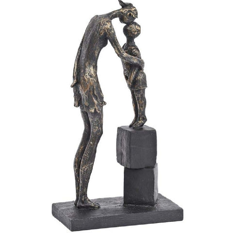 mother and child sculpture