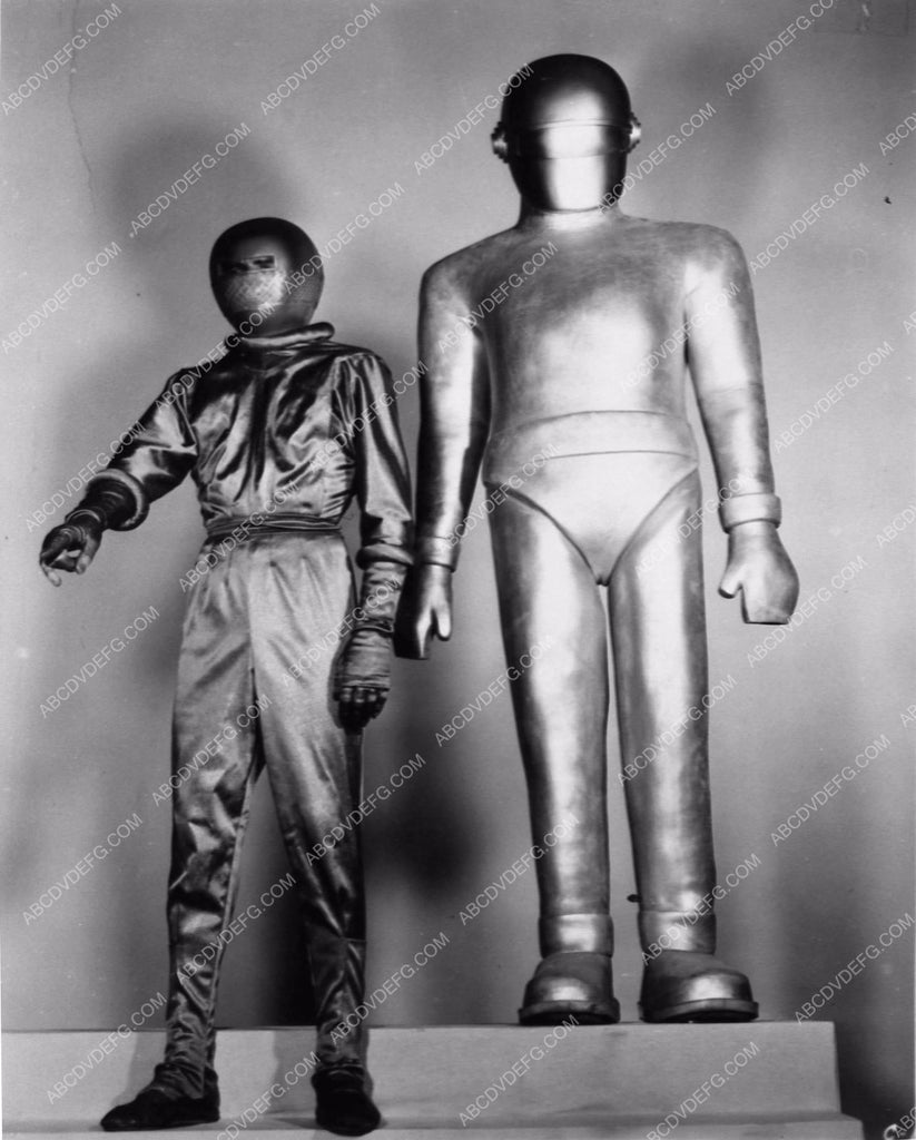 Klaatu and Gort original sci-fi film Day the Earth Stood Still 1774-02 ...