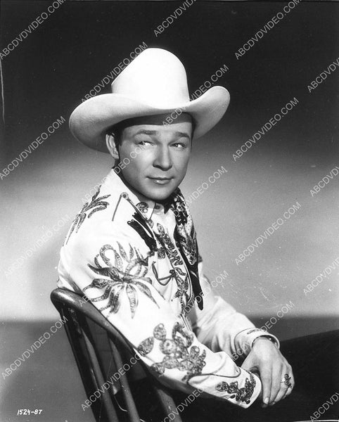 relaxed Roy Rogers portrait 3455a-06 – ABCDVDVIDEO