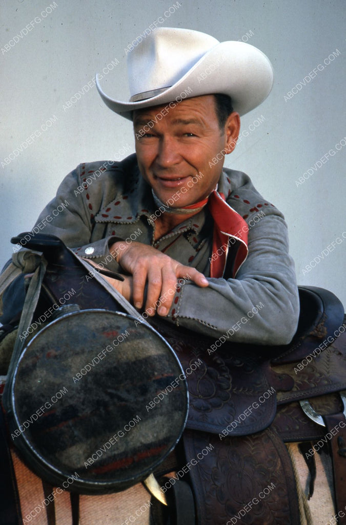 cool Roy Rogers w his saddle and canteen 35m-10003 – ABCDVDVIDEO