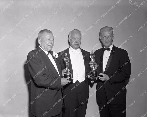 1959 Oscars technical folks and their statues Academy Awards aa1959-14 ...