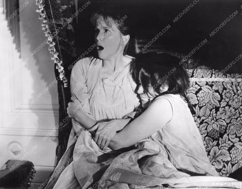 Julie Harris Claire Bloom classic horror film The Haunting haunt-34 ...