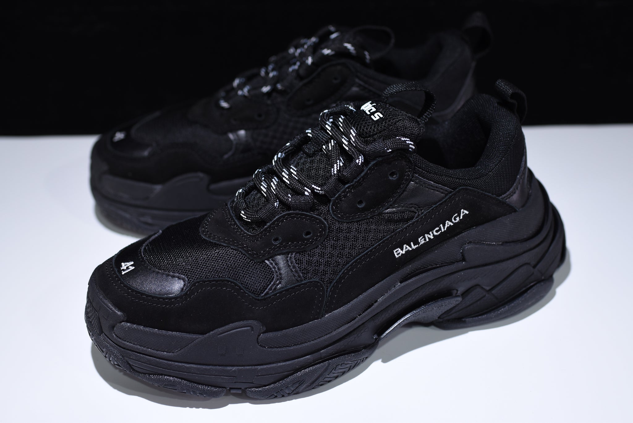 triple s full black