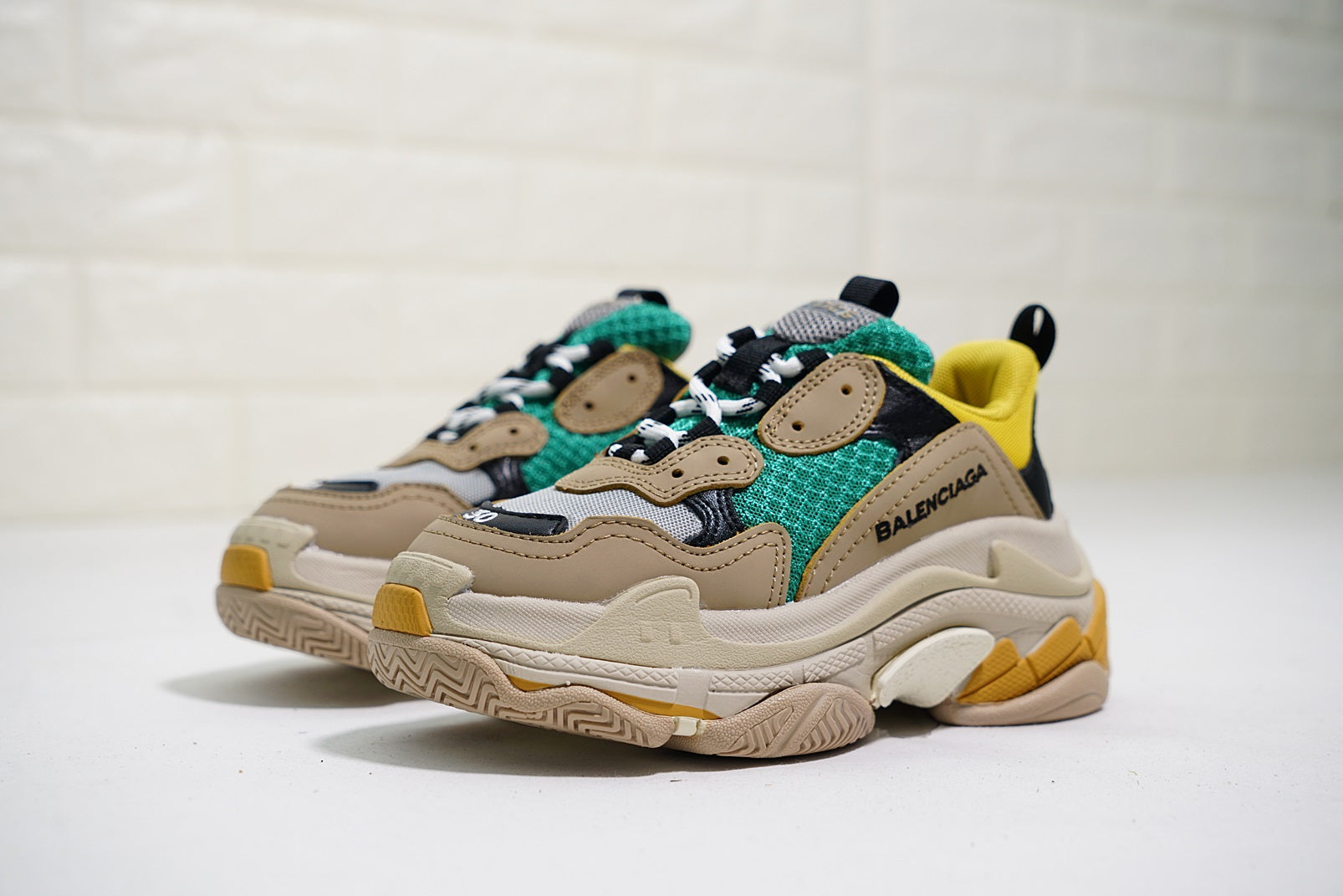 balenciaga sneakers green yellow