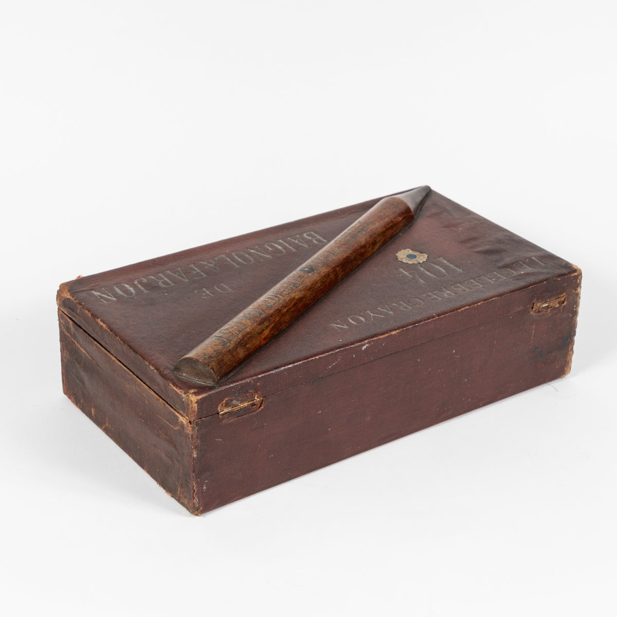 LEATHER BOX WITH WOODEN CRAYON