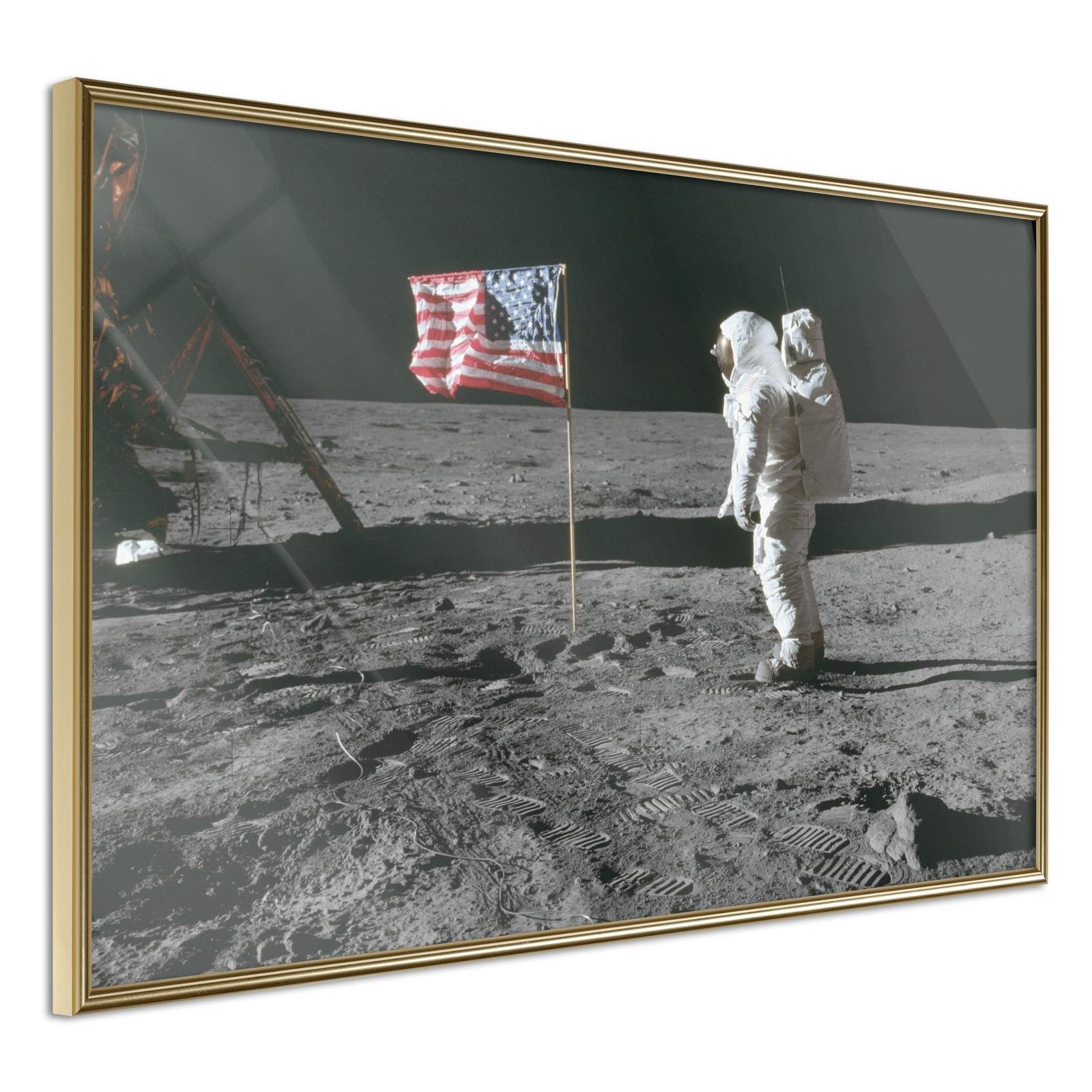 Inramad Poster / Tavla - Flag on the Moon - 60x40 Guldram